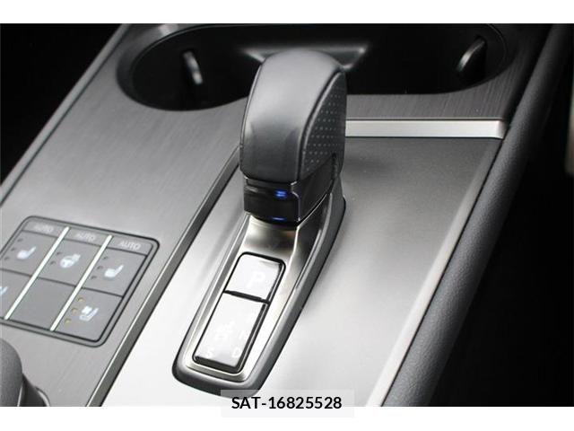 Lexus UX 2024-07 8245783-25
