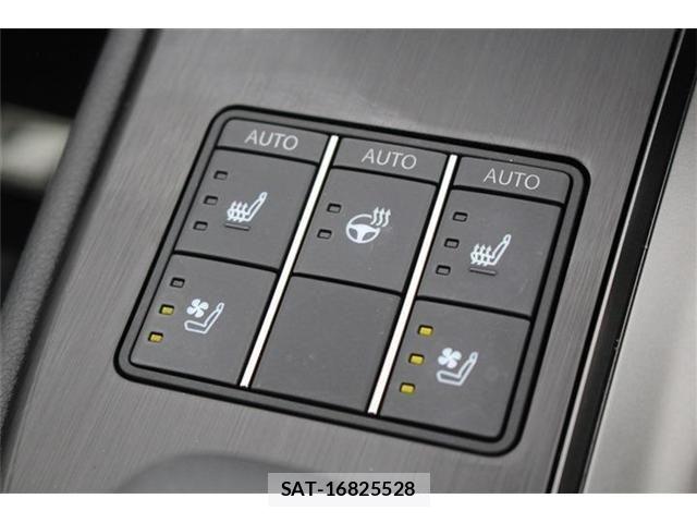 Lexus UX 2024-07 8245783-5