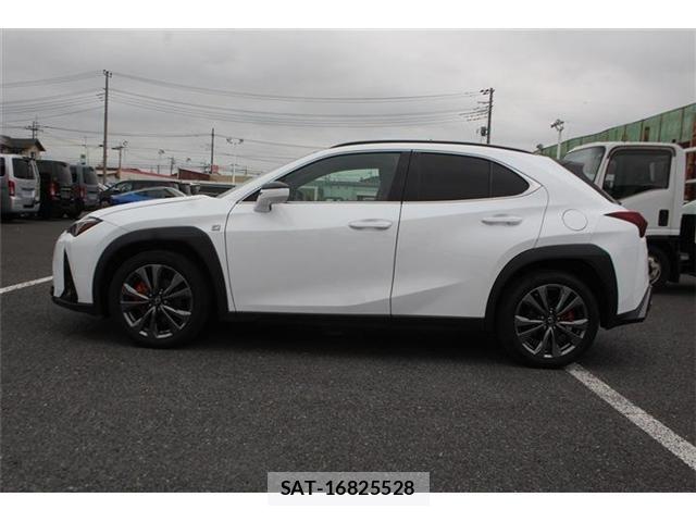 Lexus UX 2024-07 8245783-7
