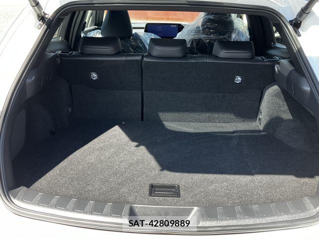 Lexus UX 2024-07 8245782-21