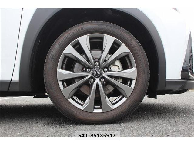 Lexus UX 2024-04 8336635-17