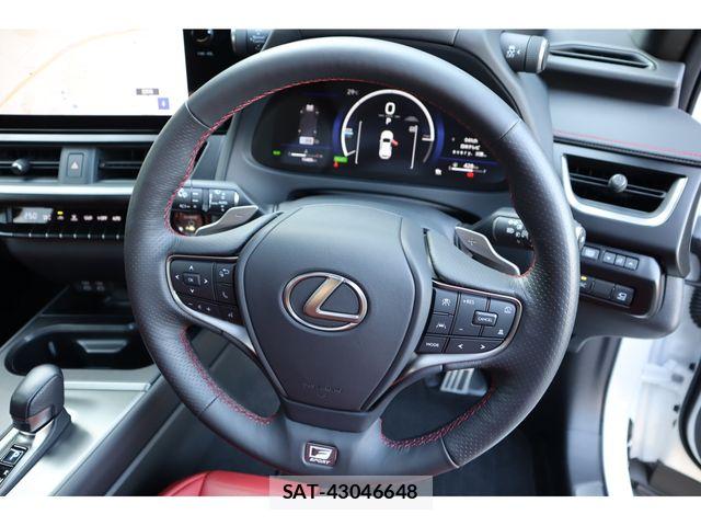 Lexus UX 2024-03 8666436-12