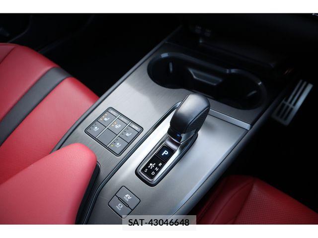 Lexus UX 2024-03 8666436-15
