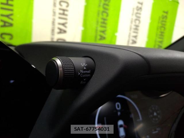 Lexus UX 2025-03 8660023-17
