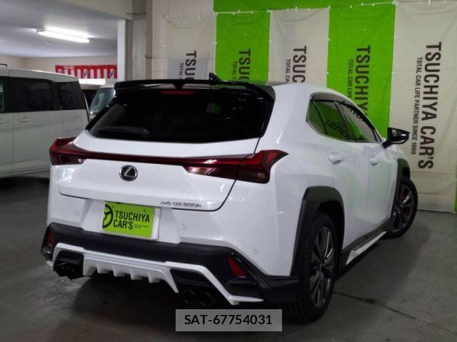 Lexus UX 2025-03 8660023-1