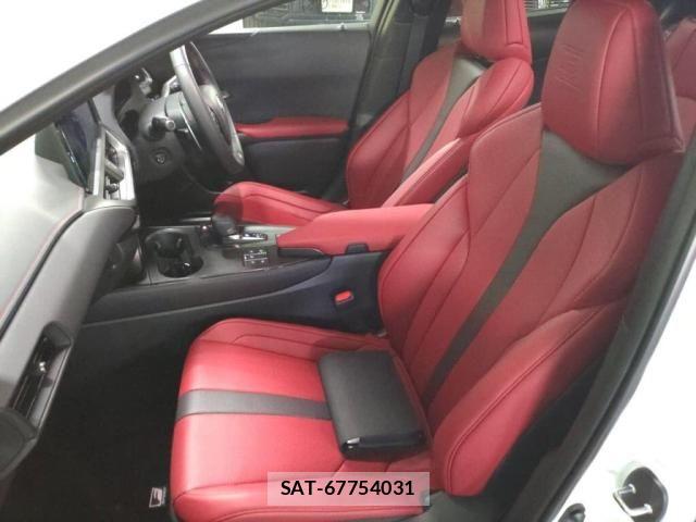 Lexus UX 2025-03 8660023-21