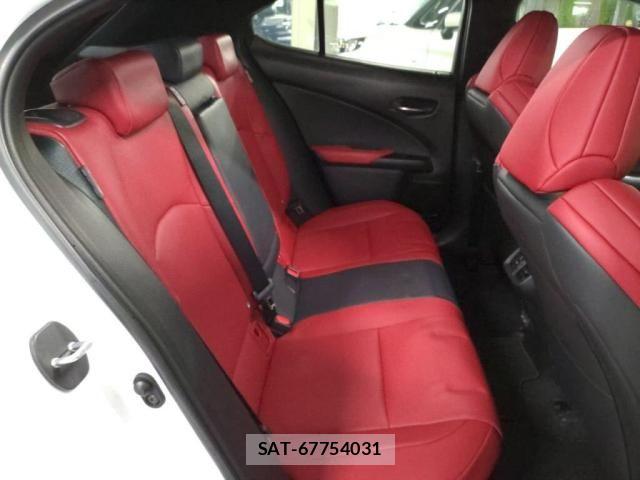 Lexus UX 2025-03 8660023-22