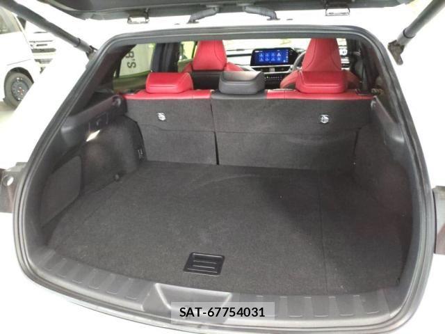 Lexus UX 2025-03 8660023-24