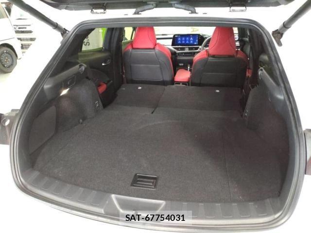 Lexus UX 2025-03 8660023-26