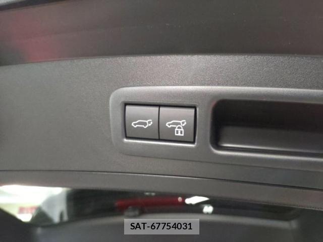 Lexus UX 2025-03 8660023-27