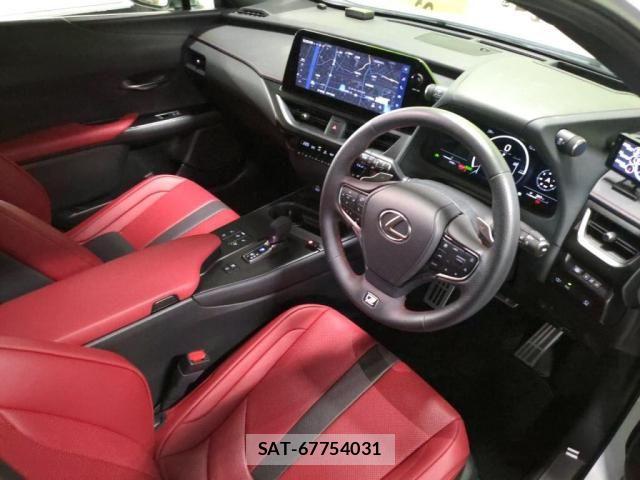 Lexus UX 2025-03 8660023-2