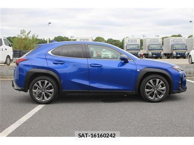 Lexus UX 2024-03 8666437-14