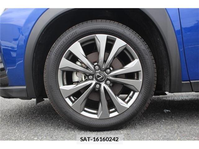 Lexus UX 2024-03 8666437-16