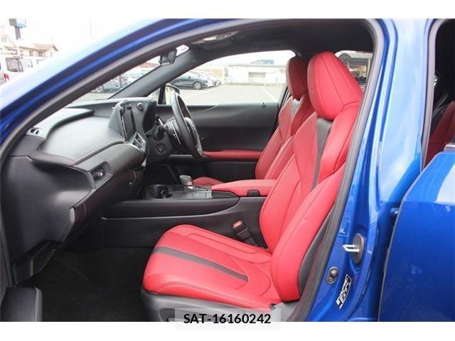 Lexus UX 2024-03 8666437-24