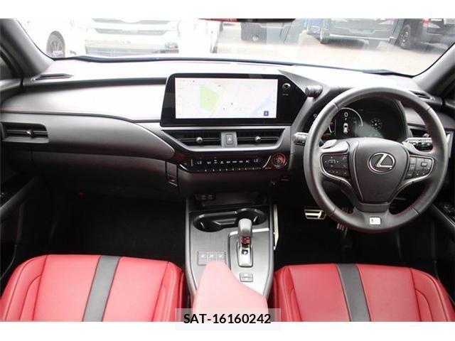 Lexus UX 2024-03 8666437-26