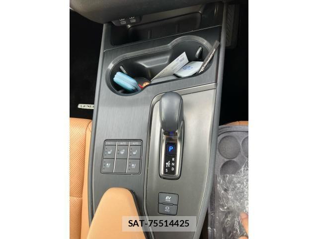 Lexus UX 2024-03 8685885-15
