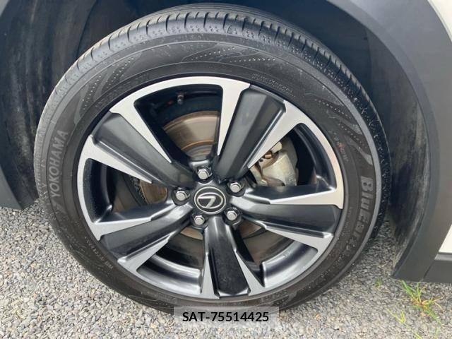 Lexus UX 2024-03 8685885-7