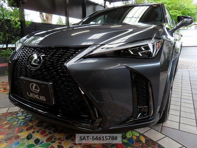Lexus UX 2024-10 8743546-0