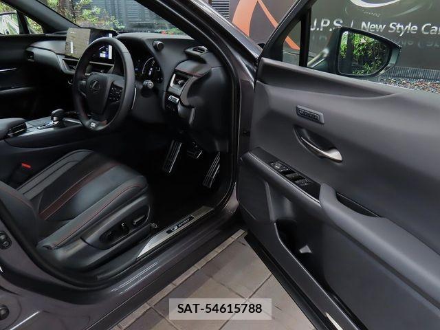 Lexus UX 2024-10 8743546-11