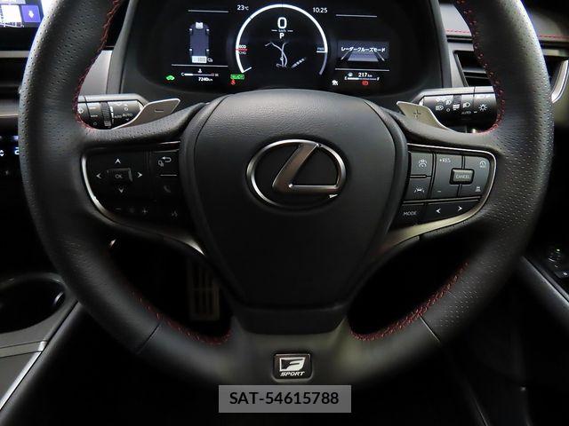 Lexus UX 2024-10 8743546-16