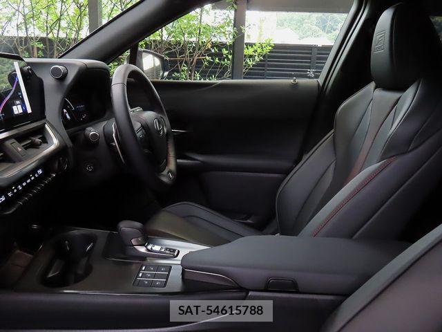Lexus UX 2024-10 8743546-22