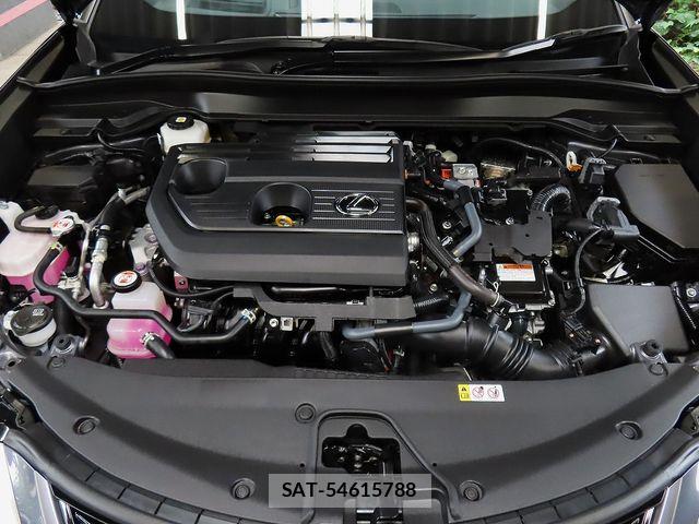 Lexus UX 2024-10 8743546-26