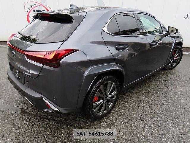 Lexus UX 2024-10 8743546-29