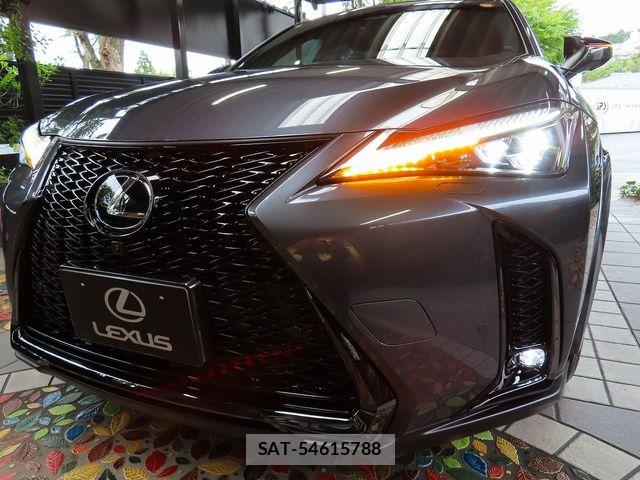 Lexus UX 2024-10 8743546-4