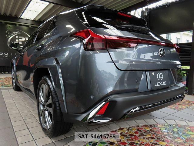 Lexus UX 2024-10 8743546-8