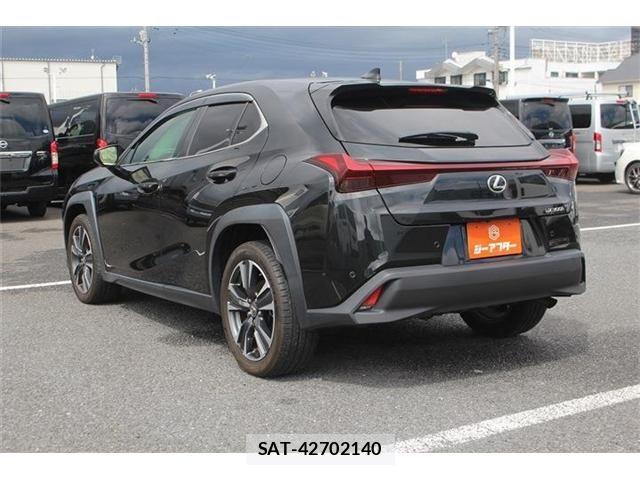 Lexus UX 2024-04 8796531-27