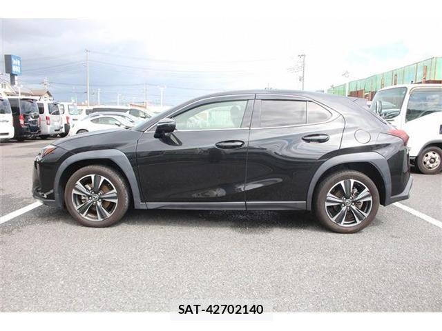 Lexus UX 2024-04 8796531-6