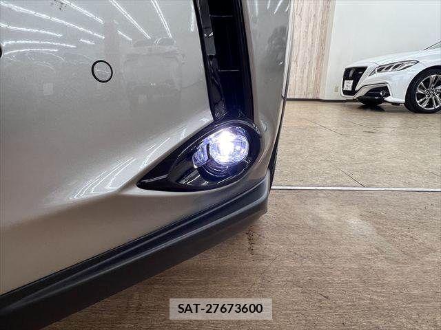 Lexus UX 2024-03 8830052-11