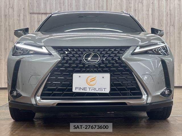 Lexus UX 2024-03 8830052-13