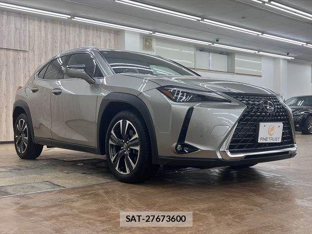 Lexus UX 2024-03 8830052-14
