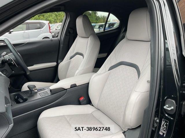 Lexus UX 2024-12 8830051-10