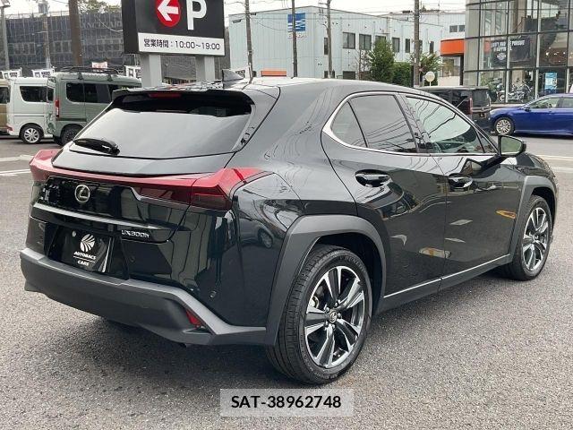 Lexus UX 2024-12 8830051-18