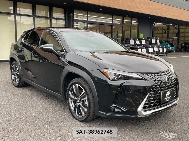Lexus UX 2024-12 8830051-6