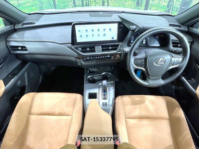 Lexus UX 2024-05 8849623-1