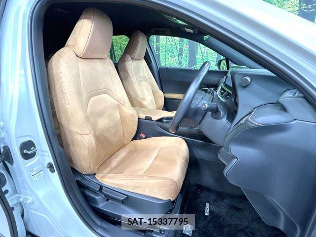 Lexus UX 2024-05 8849623-7