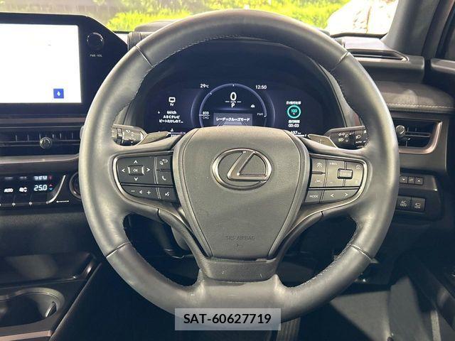 Lexus UX 2025-07 8880579-10