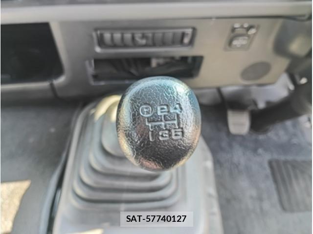 Hino LIESSE 2019-01 6012037-27