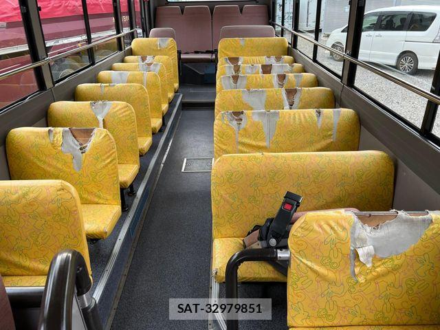 Hino LIESSE 2011-06 7358586-11