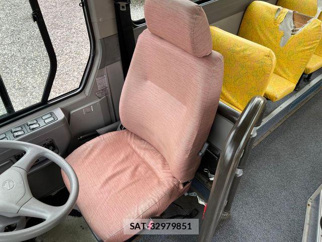 Hino LIESSE 2011-06 7358586-27