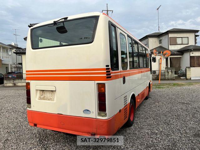 Hino LIESSE 2011-06 7358586-3