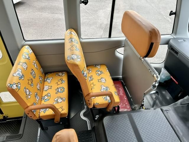Hino LIESSE 2018-03 7606901-14