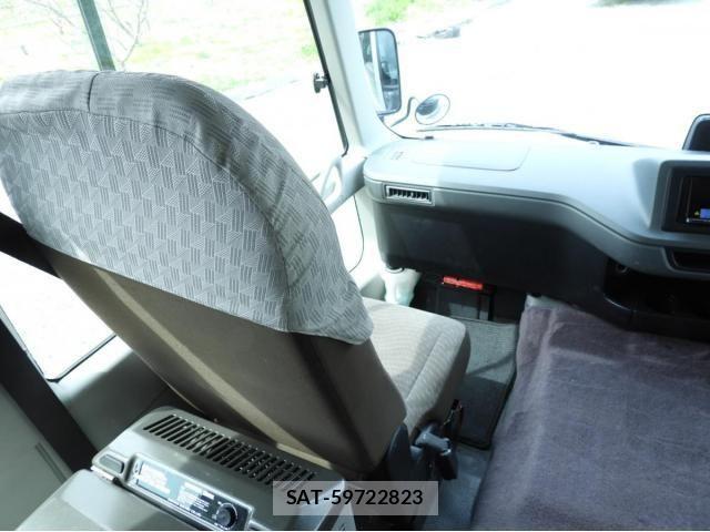 Hino LIESSE 2018-03 8627541-12