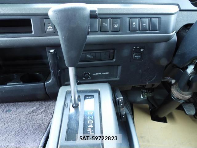 Hino LIESSE 2018-03 8627541-17