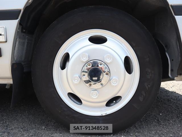 Hino LIESSE 2019-04 1228598-27