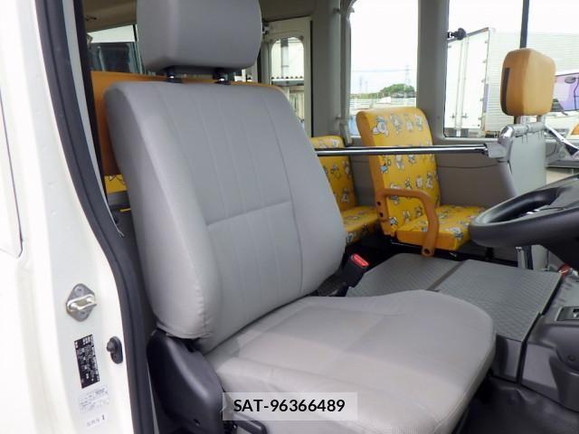 Hino LIESSE 2021-03 8230680-25
