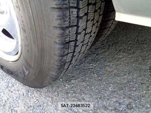 Hino LIESSE 2016-03 8366796-24